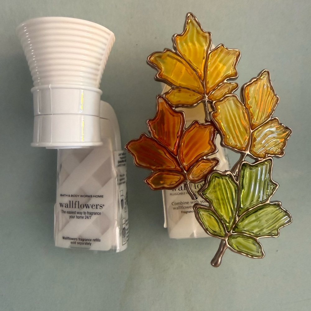 Set of Two Autumn Leaf Wallflower Plug-In